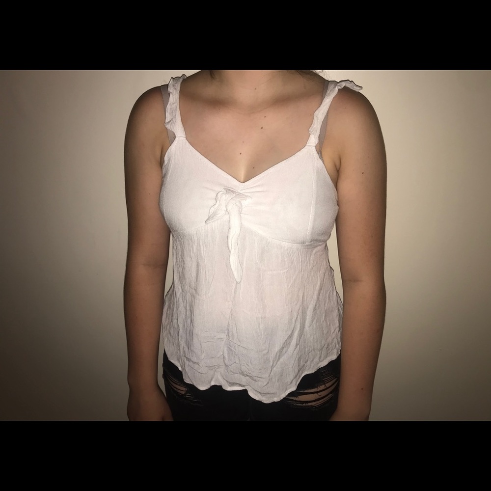 White flowed out tank-top!